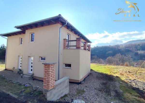 Byt v novostavbe so záhradou neďaleko tajchu a centra mesta