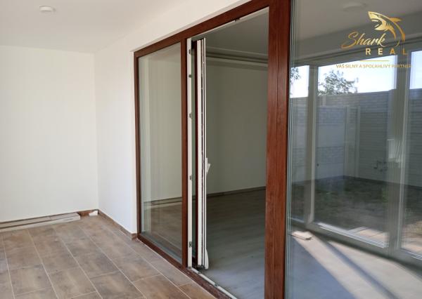 Na predaj 3 izbové byty so záhradkou