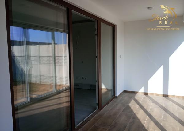 Na predaj 3 izbové byty so záhradkou