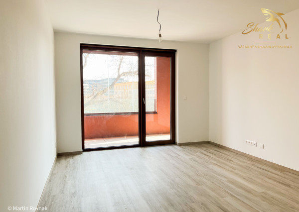 Holobyt v novostavbe ZWIRN s 10 m² zasklenou loggiou – vytvorte si bývanie podľa seba