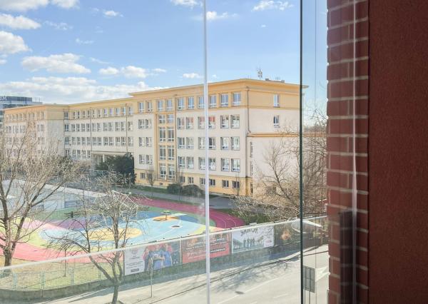 Holobyt v novostavbe ZWIRN s 10 m² zasklenou loggiou – vytvorte si bývanie podľa seba