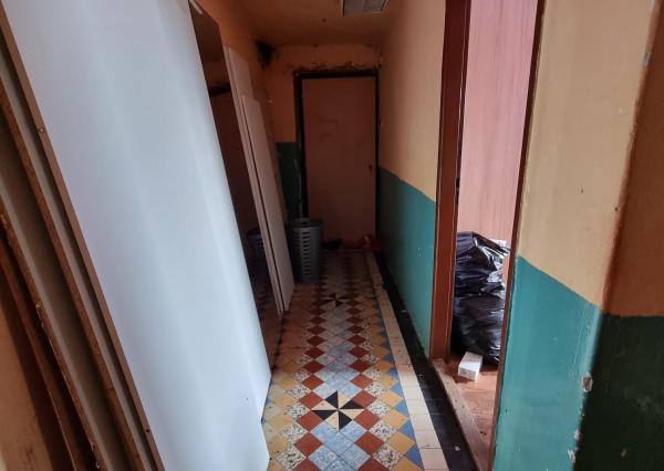 PRIESTRANNÝ RODINNÝ DOM S VEĽKÝM POZEMKOM A DRUHOU STAVBOU – CABAJ-ČÁPOR (PEREŠ)