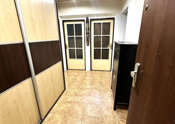 TOP PONUKA! 4 izbový byt s balkónom v širšom centre mesta Šahy