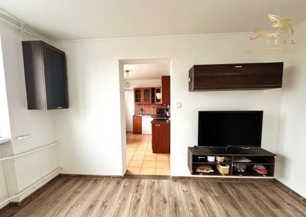 TOP PONUKA! 4 izbový byt s balkónom v širšom centre mesta Šahy