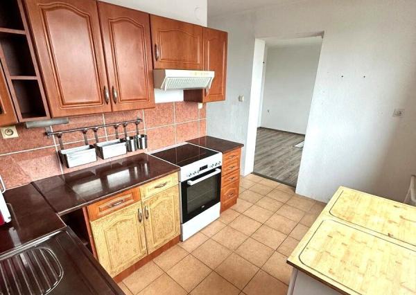 TOP PONUKA! 4 izbový byt s balkónom v širšom centre mesta Šahy