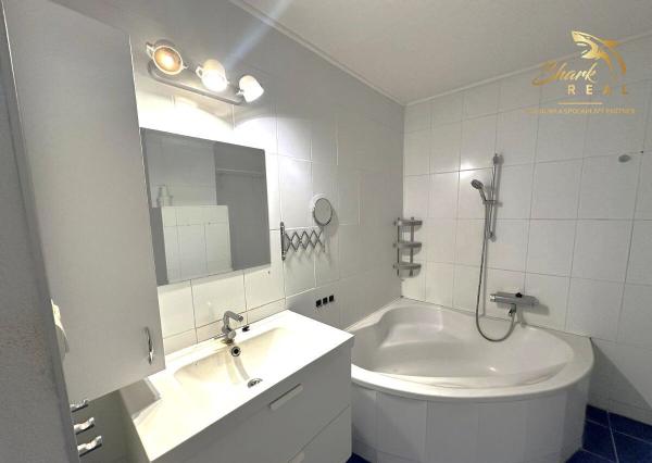 TOP PONUKA! 4 izbový byt s balkónom v širšom centre mesta Šahy