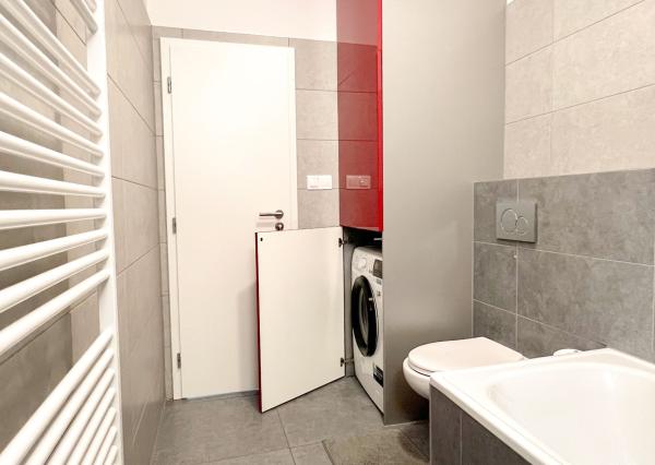 Tichý a presvetlený 2-izbový byt na najvyššom poschodí s balkónom a výťahom