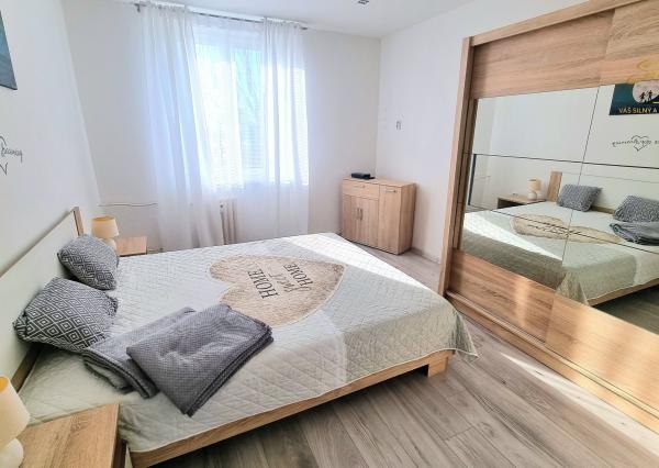 Na predaj 3-izbový byt zariadený na ulici Komenského v Trebišove 