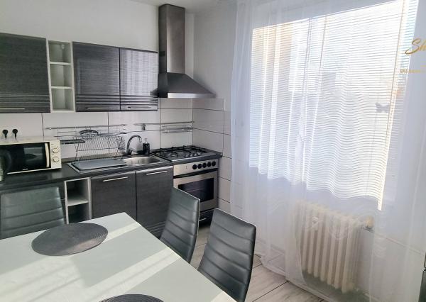 Na predaj 3-izbový byt zariadený na ulici Komenského v Trebišove 