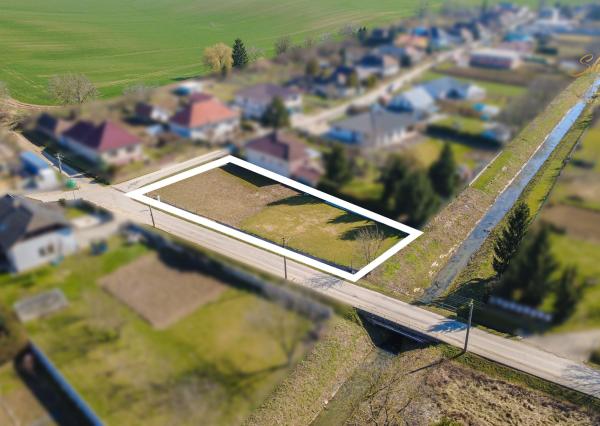 Stavebný pozemok na predaj – obec Šurianky, 1218 m²