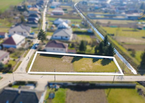 Stavebný pozemok na predaj – obec Šurianky, 1218 m²