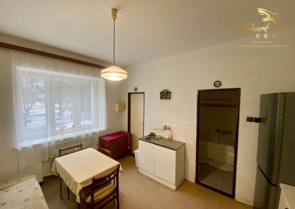 Priestranný 2 izbový byt v tichej lokalite