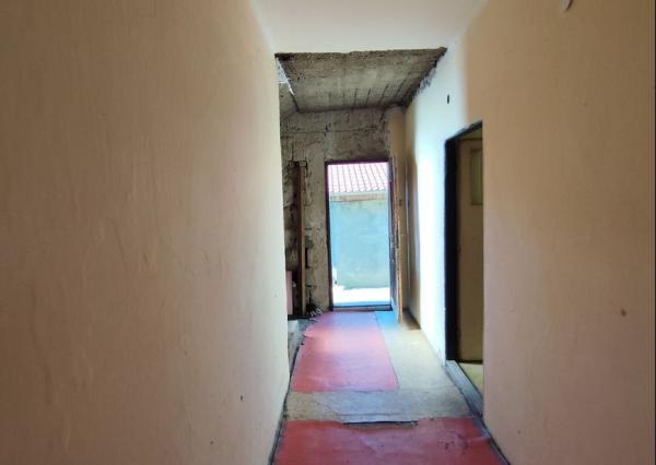 Stavebný pozemok so starším domom a predaj 