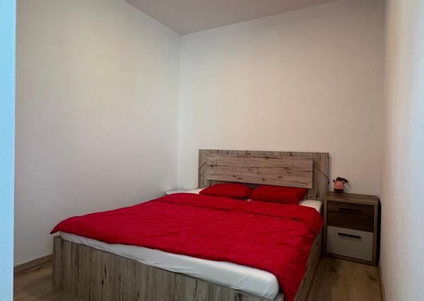 Prenájom 1,5-izbového bytu s balkónom a parkovaním – Svätoplukova 72