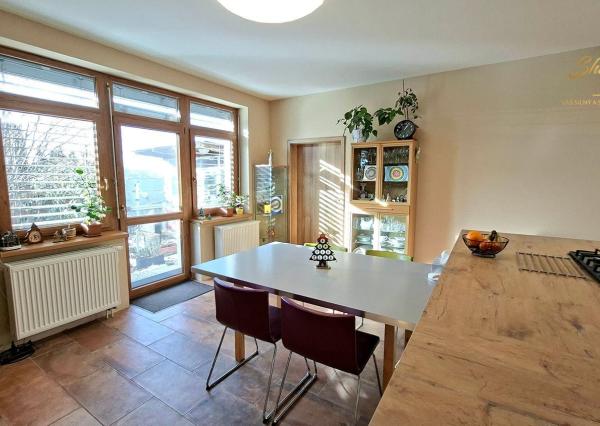 Veľkometrážny/dvojgeneračný rodinný dom na predaj