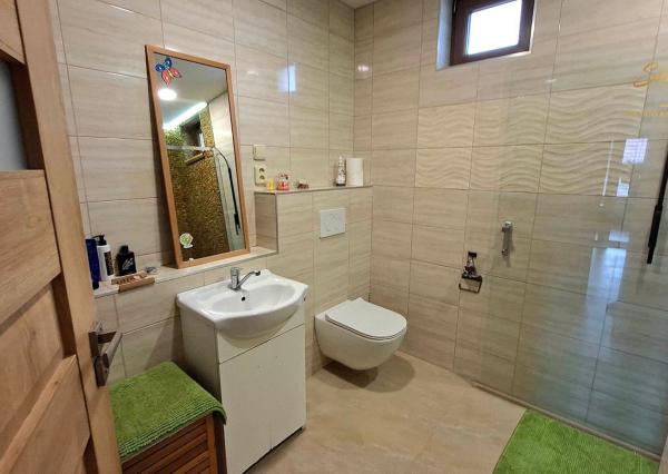 Veľkometrážny/dvojgeneračný rodinný dom na predaj