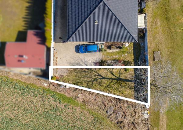 Moderný rodinný dom v radovej zástavbe v obci Malý Lapáš