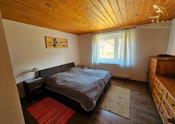 Rodinný dom so stodolou pri lese