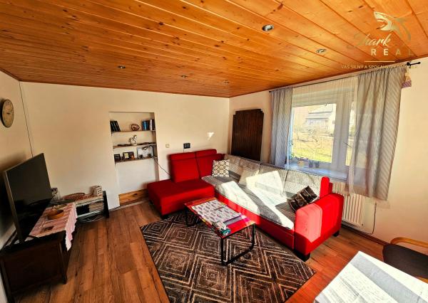 Rodinný dom so stodolou pri lese