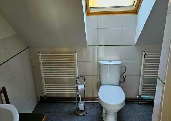 Rodinný dom so stodolou pri lese