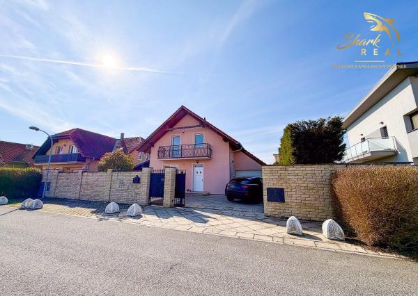 Priestranný 6izbový rodinný dom