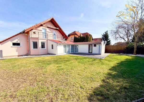 Priestranný 6izbový rodinný dom