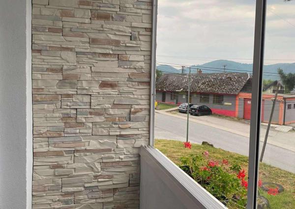 Na predaj 3 - izbový byt kompletne zariadený