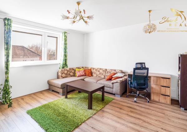Vkusne zmodernizovaný rodinný dom + 1 726 m² krásnej záhrady