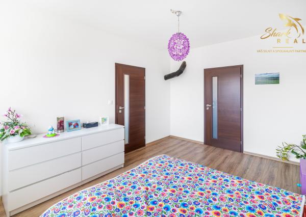 Vkusne zmodernizovaný rodinný dom + 1 726 m² krásnej záhrady