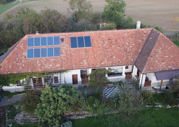 TOP PONUKA! - Rodinný dom so stodolou na samote.