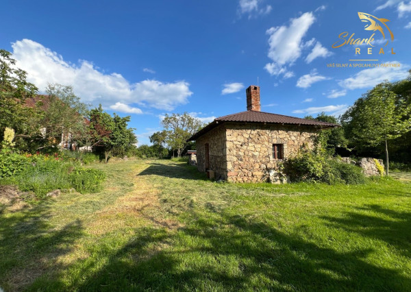 TOP PONUKA! - Rodinný dom so stodolou na samote.