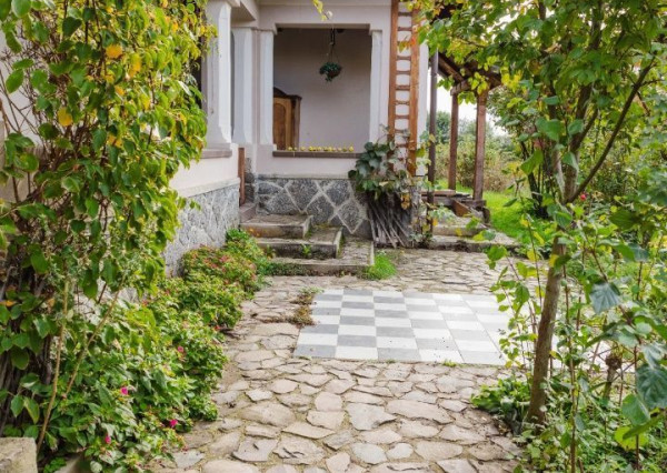 TOP PONUKA! - Rodinný dom so stodolou na samote.