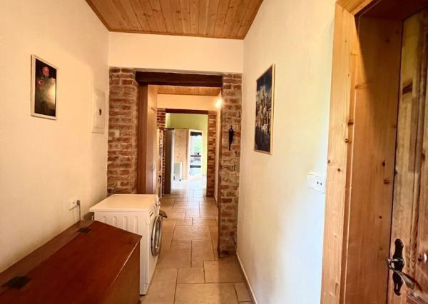 TOP PONUKA! - Rodinný dom so stodolou na samote.