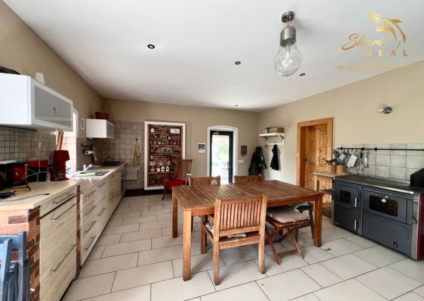 TOP PONUKA! - Rodinný dom so stodolou na samote.