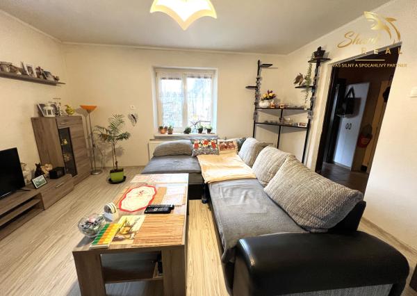 EXKLUZÍVNE - Priestranný a udržiavaný 5 izbový rodinný dom na okraji obce