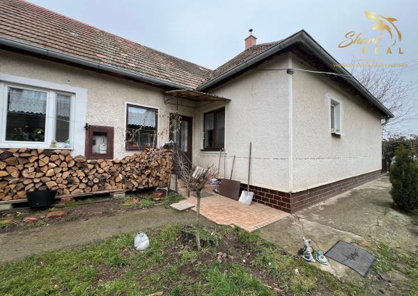 EXKLUZÍVNE - Priestranný a udržiavaný 5 izbový rodinný dom na okraji obce