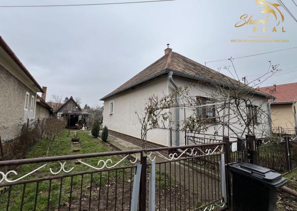 EXKLUZÍVNE - Priestranný a udržiavaný 5 izbový rodinný dom na okraji obce