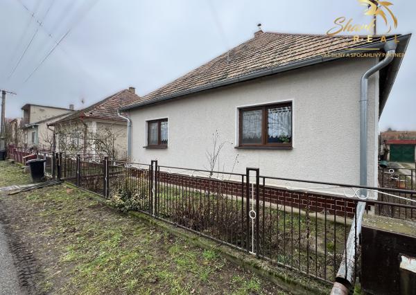 EXKLUZÍVNE - Priestranný a udržiavaný 5 izbový rodinný dom na okraji obce