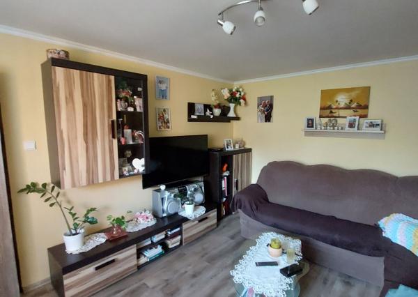  Priestranný 5-izbový rodinný dom po rekonštrukcii | 2 bytové jednotky | veľký pozemok | Malé Ozorovce
