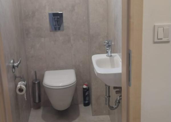 Moderný 2-izbový byt – Royova ulica, Piešťany