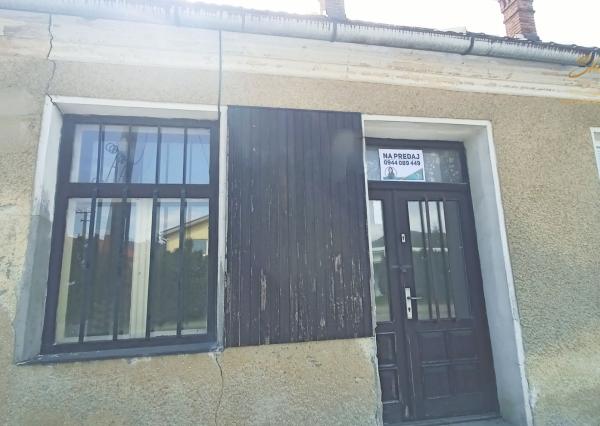 Dva rodinné domy na predaj v centre Žarnovice