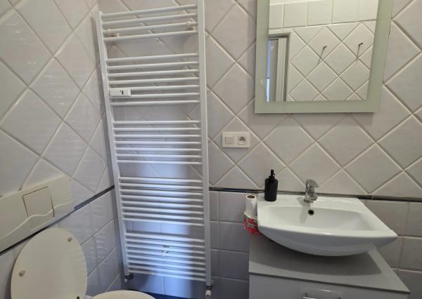 SHARK REAL vám ponúka prenájom 1-izb. byt s terasou v centre