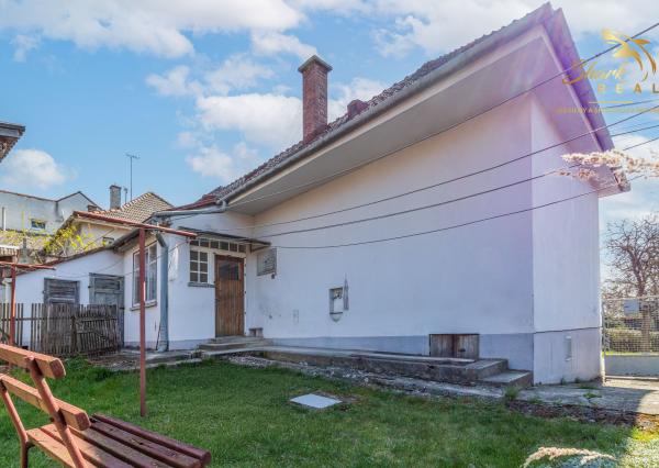 EXKLUZÍVNE - Malebný domček v obci Chtelnica