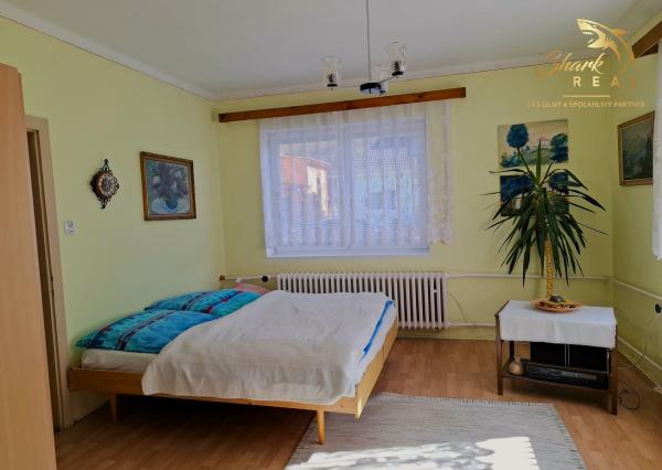 Rodinný dom s letnou kuchyňou a peknou záhradou
