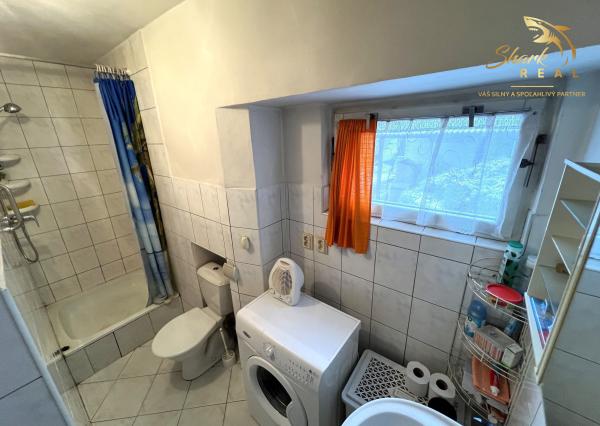 ZNÍŽENÁ CENA - Rodinný dom v centre mesta s potenciálom