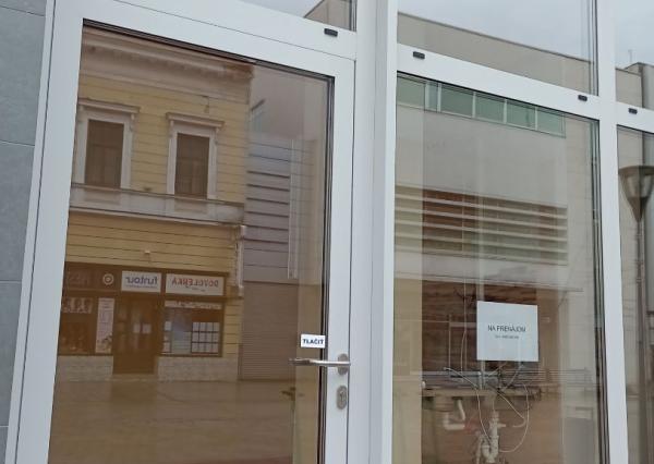 Kancelária na prenájom s priamym vstupom z pešej zóny