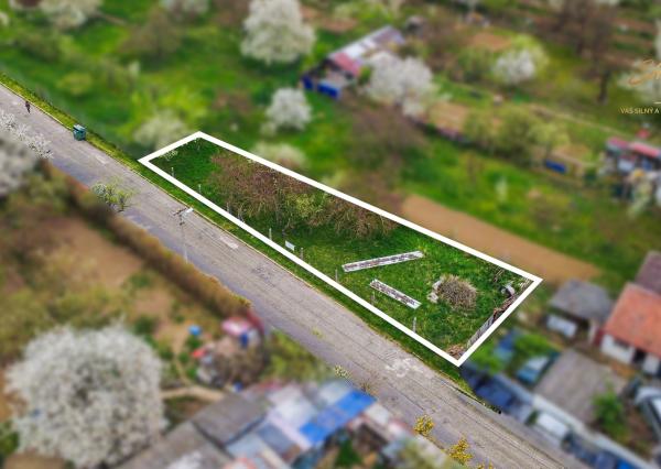 Slnečný rovinatý pozemok o výmere 408 m² v meste VRBOVÉ