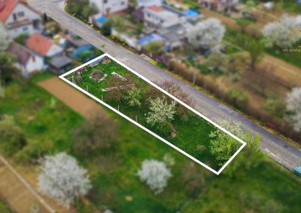 Slnečný rovinatý pozemok o výmere 408 m² v meste VRBOVÉ