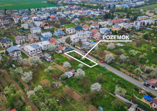 Slnečný rovinatý pozemok o výmere 408 m² v meste VRBOVÉ