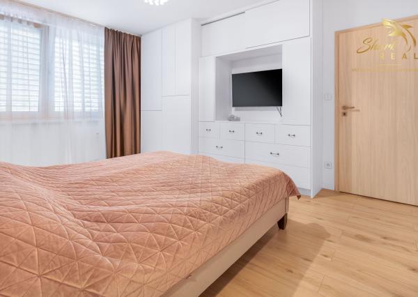 Svetlý dizajnový byt s nadštandardným zariadením - Javorová, Piešťany